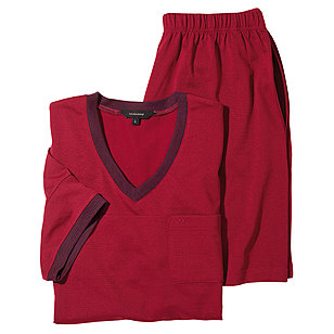 Navigazione | Schlafanzug Halbarm | V-Ausschnitt, bügelfrei | Farbe burgund